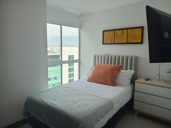 Apartamento de 2 alcobas en arriendo en El Poblado, Medellín, 78 m² · foto 12 de 16