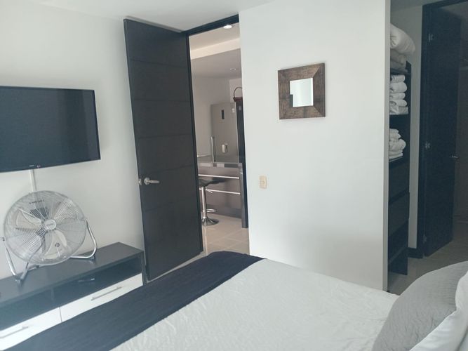 Apartamento de 2 alcobas en arriendo en El Poblado, Medellín, 78 m² · foto 14 de 16