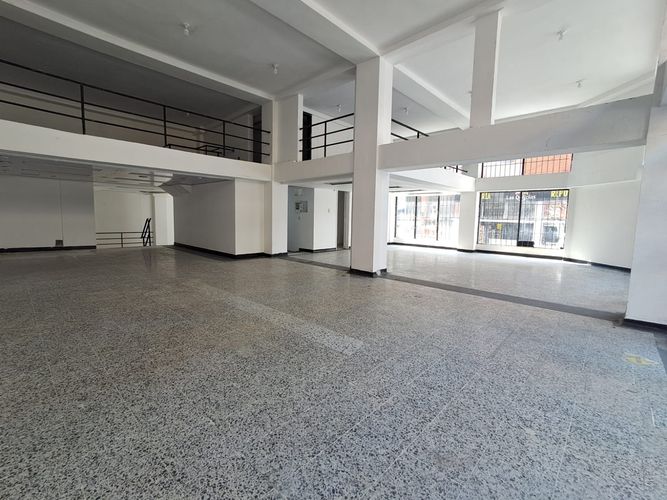 Local en arriendo en Sector Plaza De Bolivar, Pereira, 400 m² · foto 4 de 10