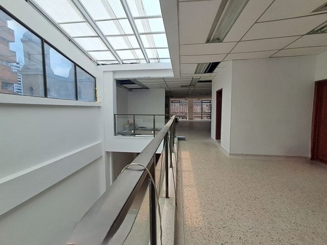 Edificio en arriendo en Sector Plaza De Bolivar, Pereira, 550 m² · foto 7 de 8