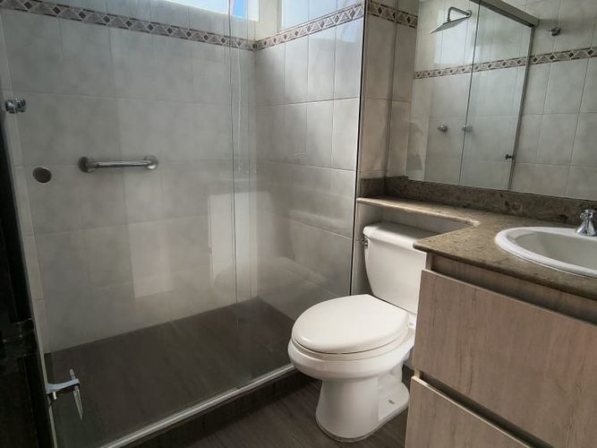 Apartamento de 2 alcobas en arriendo en El Poblado, Medellín, 75 m² · foto 7 de 7