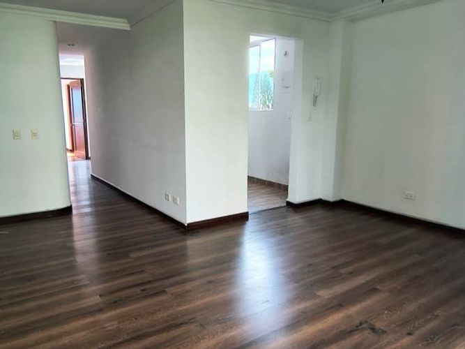 Apartamento de 2 alcobas en arriendo en El Poblado, Medellín, 75 m² · foto 5 de 7