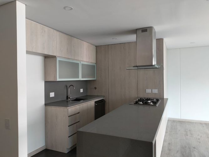 Apartamento de 2 alcobas en venta en El Poblado, Medellín, 108 m² · foto 4 de 17