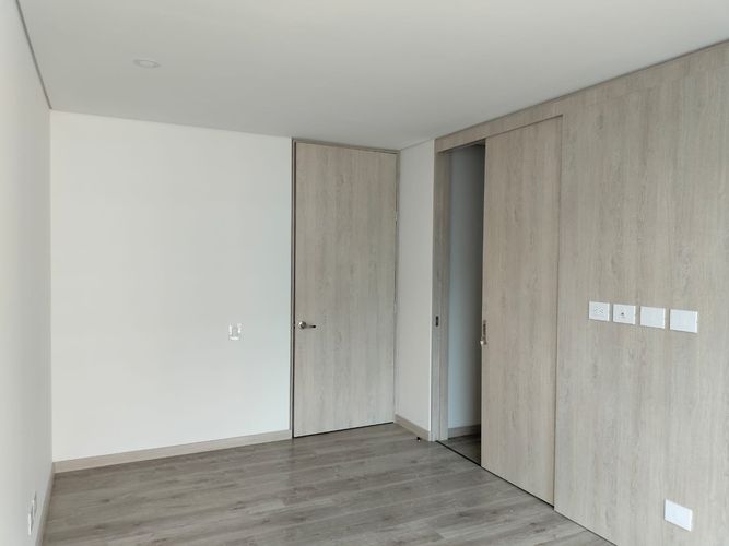 Apartamento de 2 alcobas en venta en El Poblado, Medellín, 108 m² · foto 14 de 17