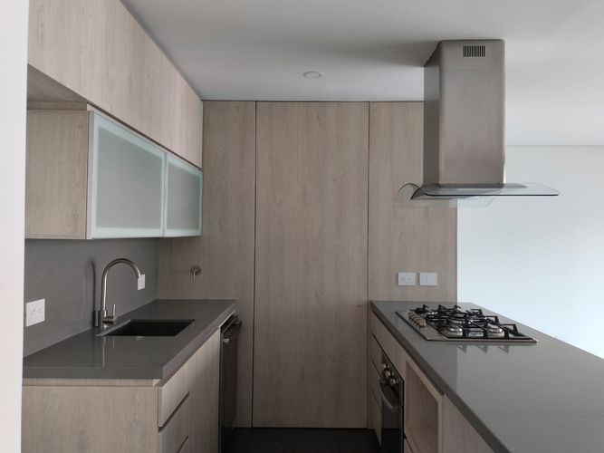 Apartamento de 2 alcobas en venta en El Poblado, Medellín, 108 m² · foto 3 de 17