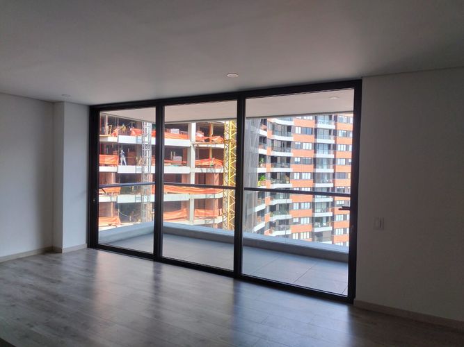 Apartamento de 2 alcobas en venta en El Poblado, Medellín, 108 m² · foto 2 de 17
