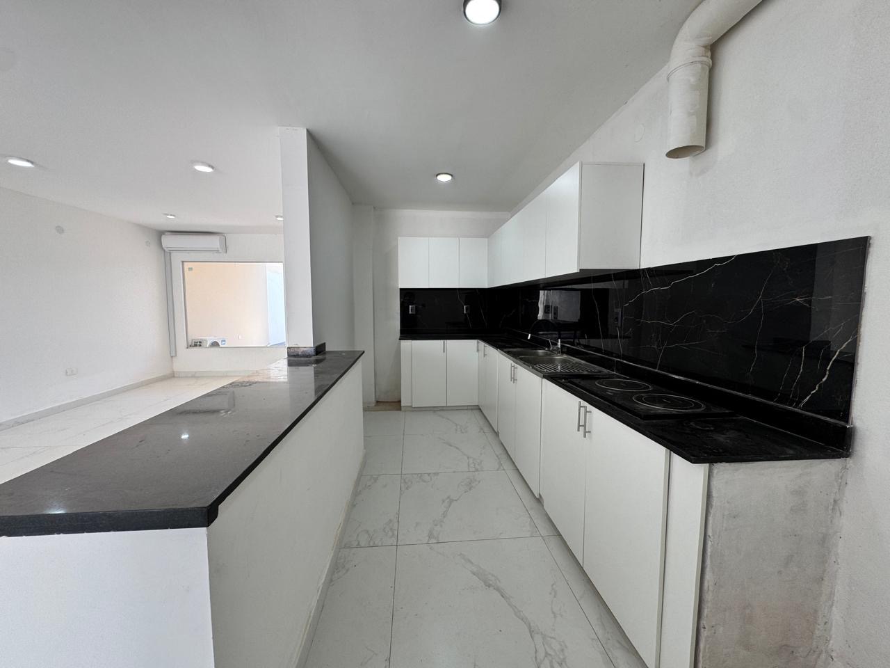 Alquilo duplex en Luque, Zona Rakiura Barrio Loma Merlo — foto 2