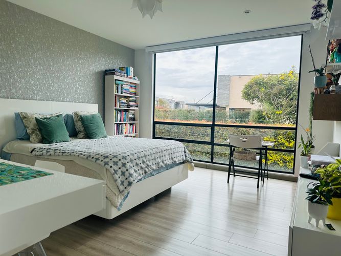 Casa de 4 alcobas en arriendo en Pueblo Viejo, Cota, 309 m² · foto 3 de 15