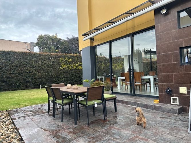 Casa de 4 alcobas en arriendo en Pueblo Viejo, Cota, 309 m² · foto 10 de 15