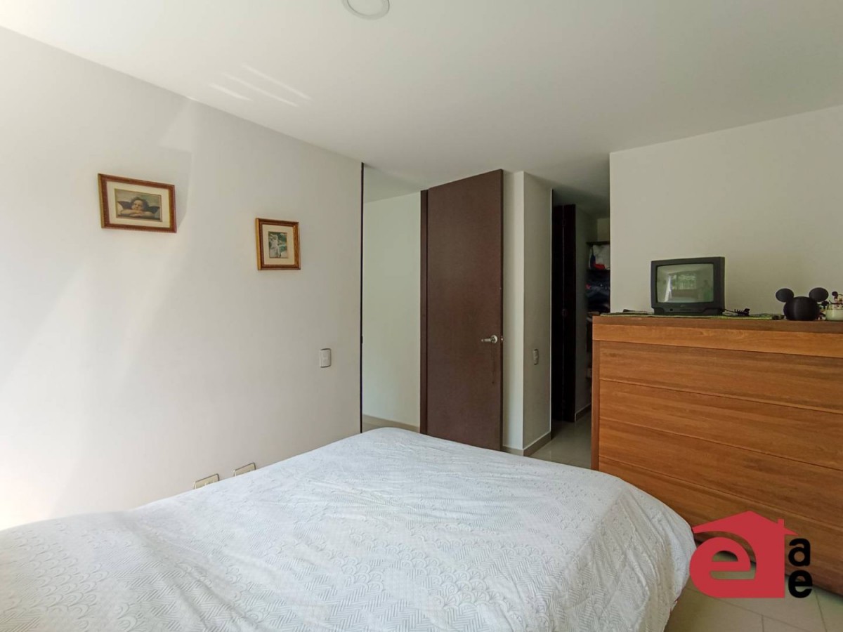 Apartamento en venta en Loma Del Barro, Envigado · foto 5 de 16