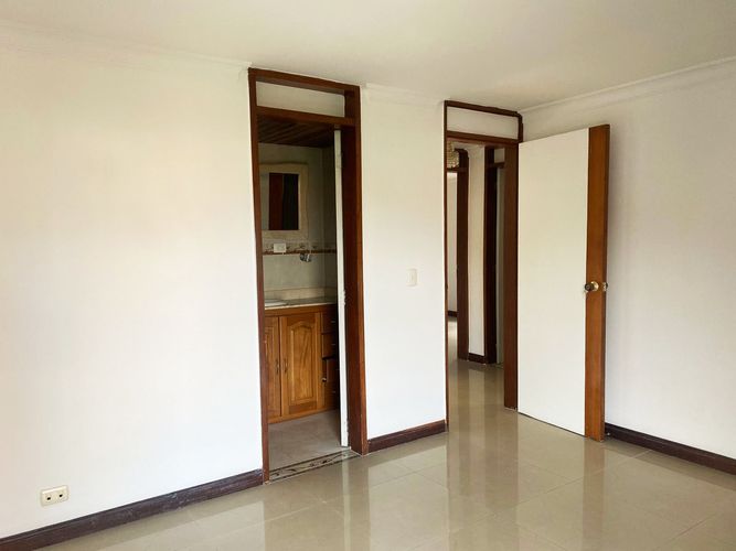Apartamento de 3 alcobas en arriendo en Patio Bonito, Medellín, 86 m² · foto 8 de 18