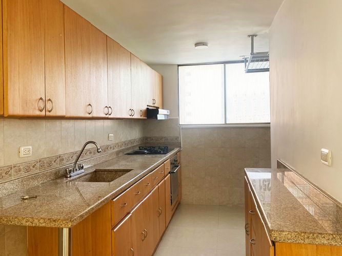 Apartamento de 3 alcobas en arriendo en Patio Bonito, Medellín, 86 m² · foto 10 de 18