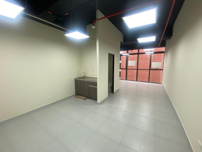 Oficina en arriendo en El Poblado, Medellín, 36 m² · foto 4 de 13
