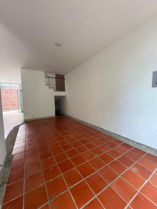 Casa de 3 alcobas en venta en Miraflores, Girardot, 192 m² · foto 3 de 23