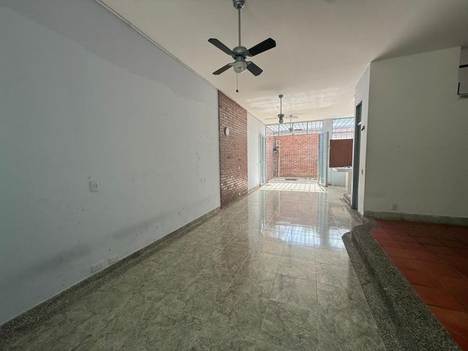 Casa de 3 alcobas en venta en Miraflores, Girardot, 192 m² · foto 2 de 23