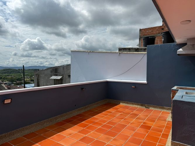 Casa de 3 alcobas en venta en Miraflores, Girardot, 192 m² · foto 20 de 23
