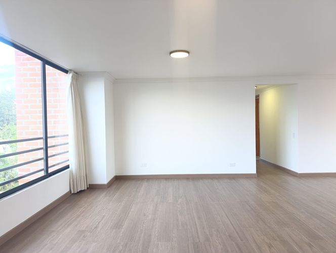 Apartamento de 3 alcobas en venta en El Poblado, Medellín, 123 m² · foto 2 de 20