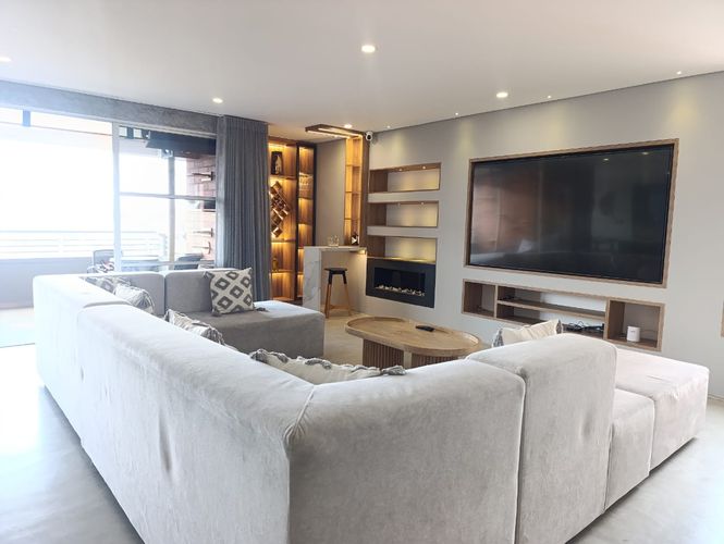 Apartamento de 4 alcobas en arriendo en El Poblado, Medellín, 220 m² · foto 3 de 18