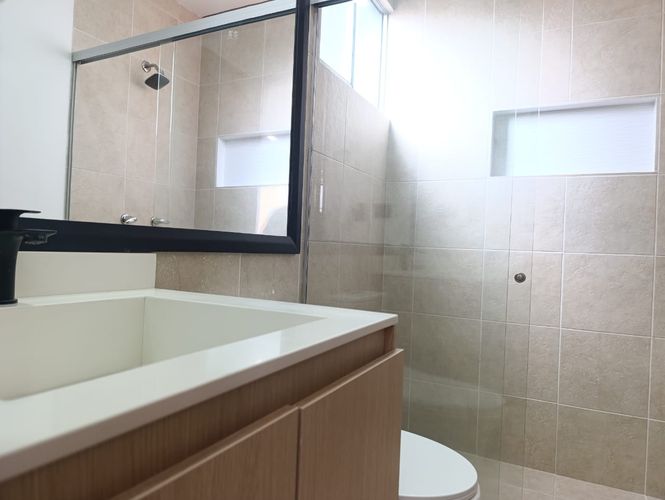 Apartamento de 4 alcobas en arriendo en El Poblado, Medellín, 220 m² · foto 18 de 18