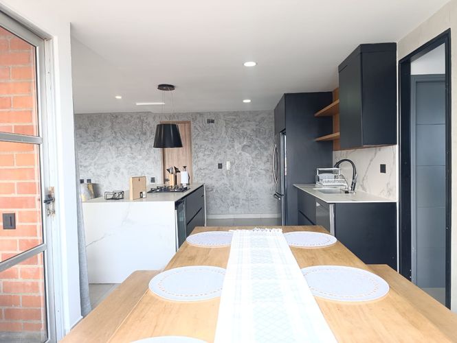 Apartamento de 4 alcobas en arriendo en El Poblado, Medellín, 220 m² · foto 6 de 18