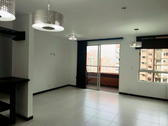 Apartamento de 3 alcobas en venta en Belén, Medellín, 85 m² · foto 3 de 15