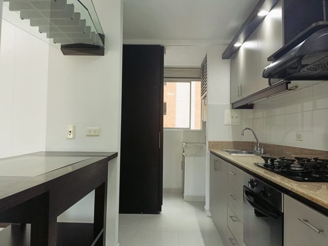 Apartamento de 3 alcobas en venta en Belén, Medellín, 85 m² · foto 5 de 15
