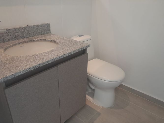 Oficina en arriendo en El Poblado, Medellín, 63 m² · foto 2 de 14