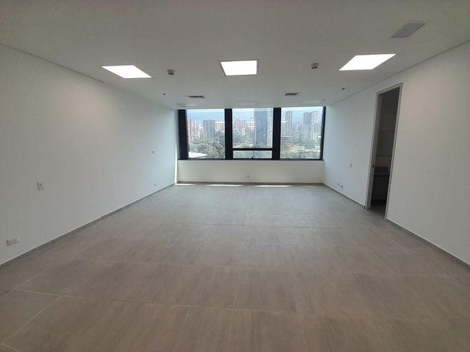 Oficina en arriendo en El Poblado, Medellín, 63 m² · foto 4 de 14