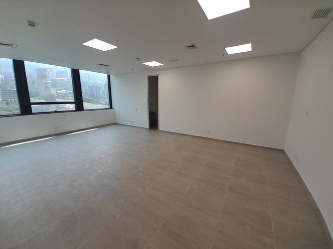 Oficina en arriendo en El Poblado, Medellín, 63 m² · foto 3 de 14