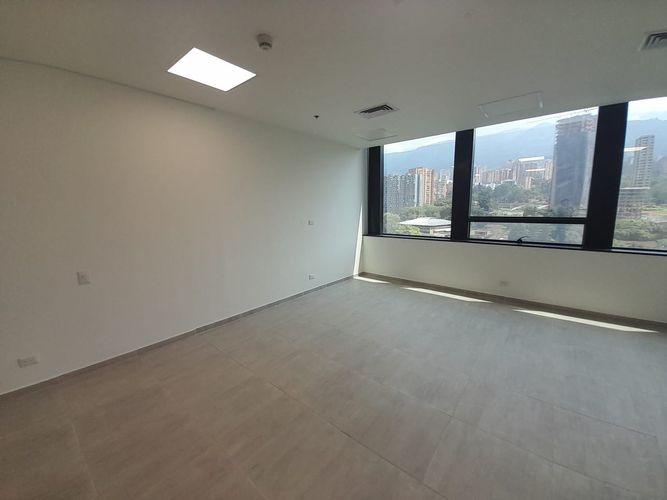 Oficina en arriendo en El Poblado, Medellín, 63 m² · foto 7 de 14