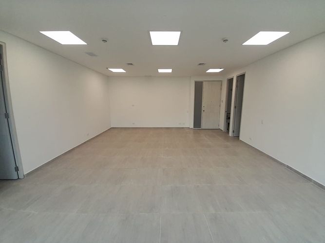 Oficina en arriendo en El Poblado, Medellín, 63 m² · foto 12 de 14