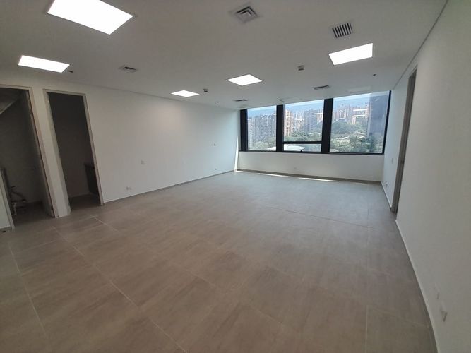 Oficina en arriendo en El Poblado, Medellín, 63 m² · foto 13 de 14