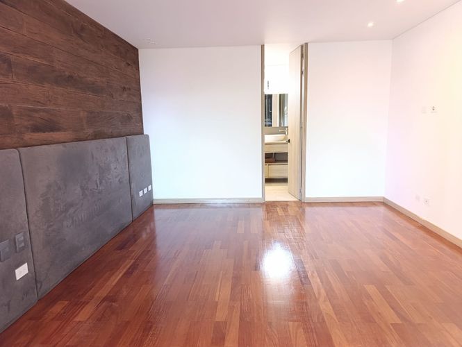 Apartamento de 3 alcobas en arriendo en El Poblado, Medellín, 220 m² · foto 10 de 18