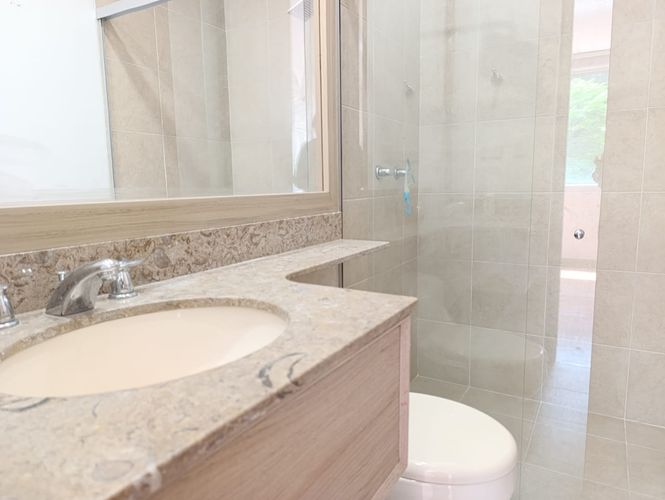 Apartamento de 3 alcobas en arriendo en El Poblado, Medellín, 220 m² · foto 18 de 18