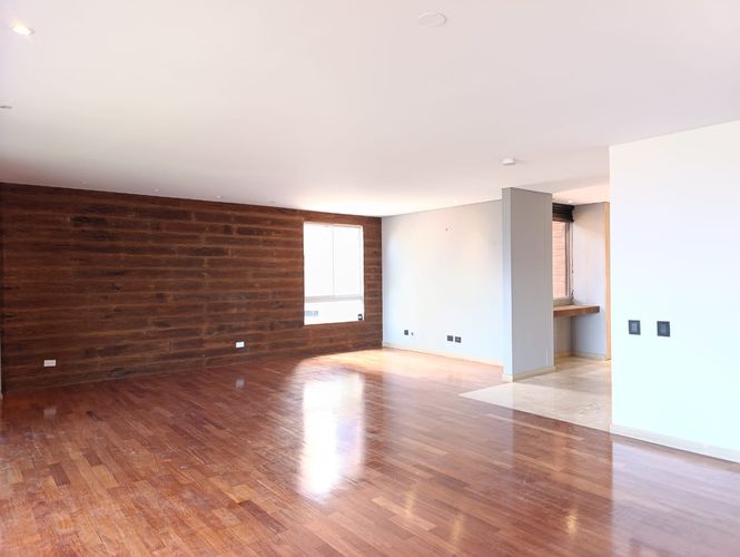 Apartamento de 3 alcobas en arriendo en El Poblado, Medellín, 220 m² · foto 3 de 18