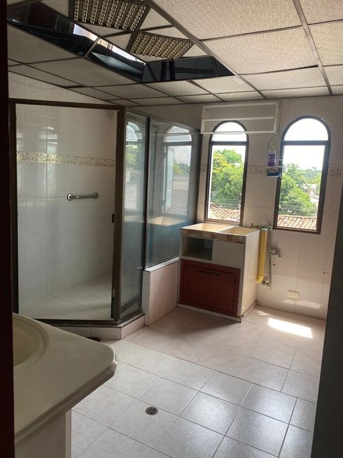 Edificio en venta en Prados Del Norte, Cali, 229 m² · foto 6 de 22