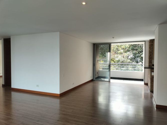 Apartamento de 2 alcobas en arriendo en El Poblado, Medellín, 175 m² · foto 2 de 14