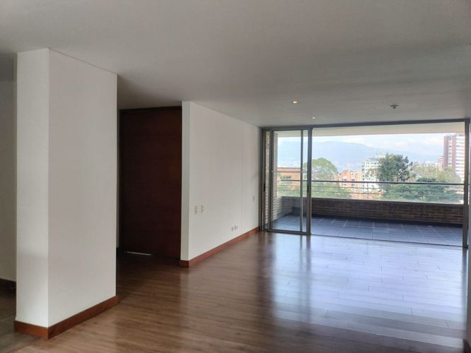 Apartamento de 2 alcobas en arriendo en El Poblado, Medellín, 175 m² · foto 3 de 14