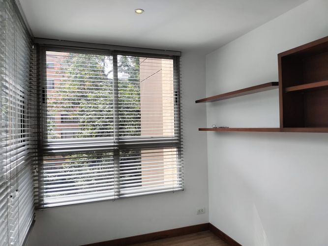 Apartamento de 2 alcobas en arriendo en El Poblado, Medellín, 175 m² · foto 9 de 14