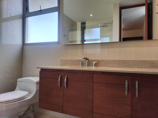 Apartamento de 2 alcobas en arriendo en El Poblado, Medellín, 175 m² · foto 14 de 14