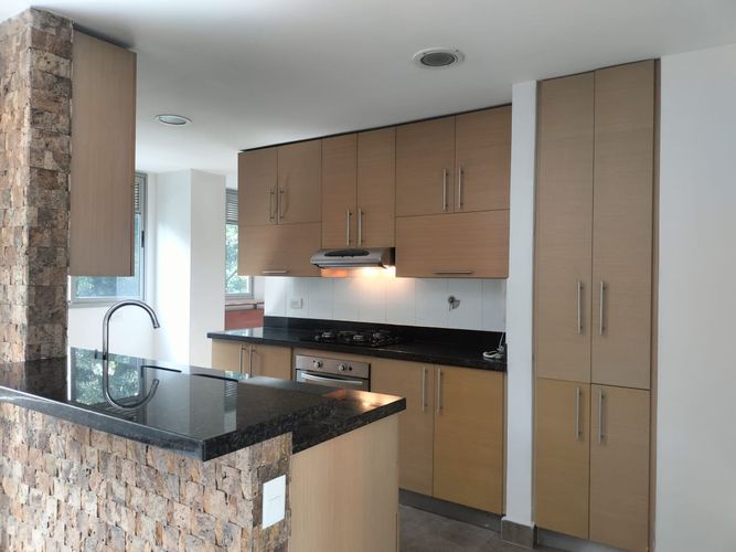 Apartamento de 2 alcobas en arriendo en El Poblado, Medellín, 175 m² · foto 4 de 14