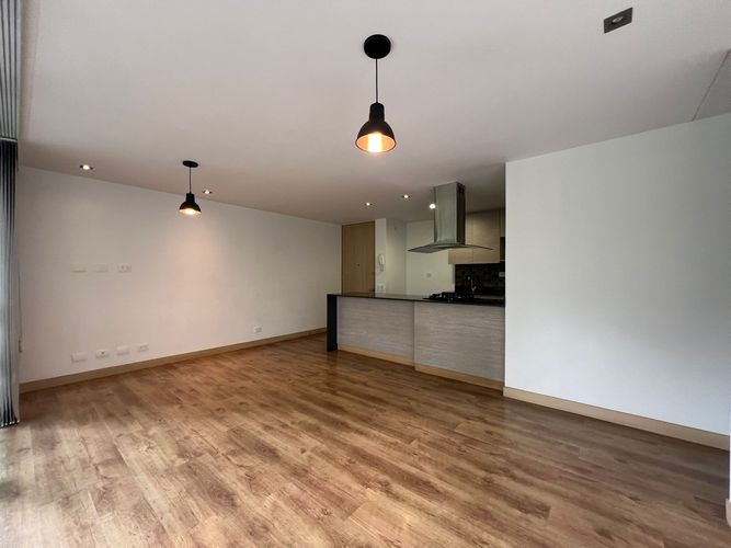 Apartamento de 2 alcobas en arriendo en El Castillo, Medellín, 86 m² · foto 7 de 17