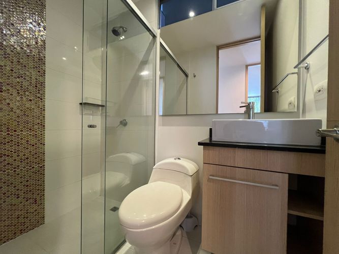 Apartamento de 2 alcobas en arriendo en El Castillo, Medellín, 86 m² · foto 16 de 17