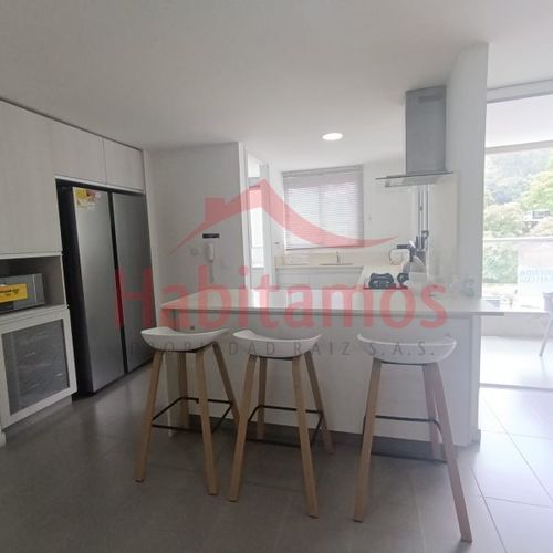 Apartamento de 3 alcobas en arriendo en Castropol, Medellín, 85 m² · foto 2 de 16