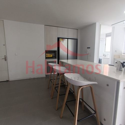Apartamento de 3 alcobas en arriendo en Castropol, Medellín, 85 m² · foto 4 de 16