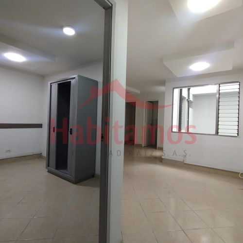 Oficina en arriendo en Zona Centro, Envigado, 32 m² · foto 2 de 7