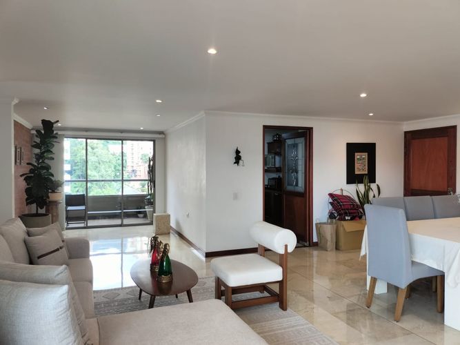 Apartamento de 3 alcobas en venta en El Poblado, Medellín, 148 m² · foto 6 de 19