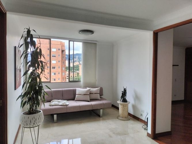 Apartamento de 3 alcobas en venta en El Poblado, Medellín, 148 m² · foto 3 de 19