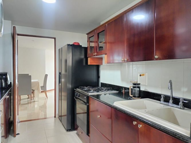 Apartamento de 3 alcobas en venta en El Poblado, Medellín, 148 m² · foto 8 de 19