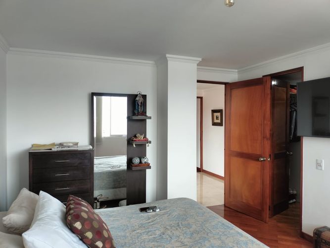 Apartamento de 3 alcobas en venta en El Poblado, Medellín, 148 m² · foto 15 de 19